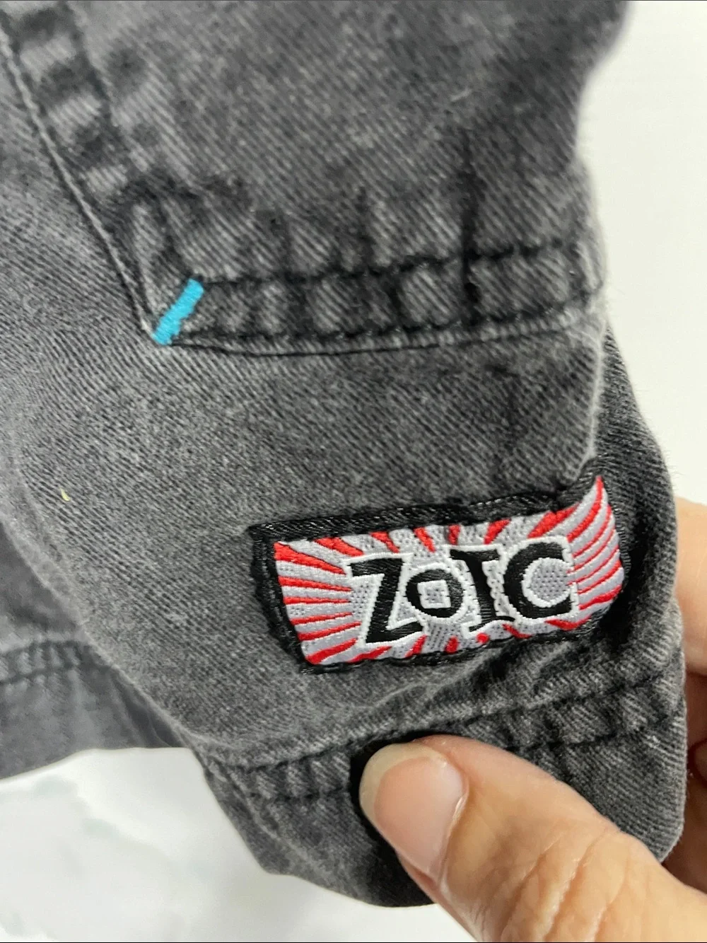 Men’s ZOIC Black Cargo Shorts with Elastic Waist and Utility Pockets